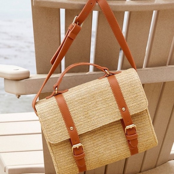 ❌SOLD❌NWOT Buckle Messenger Crossbody Bag - Picture 3 of 6